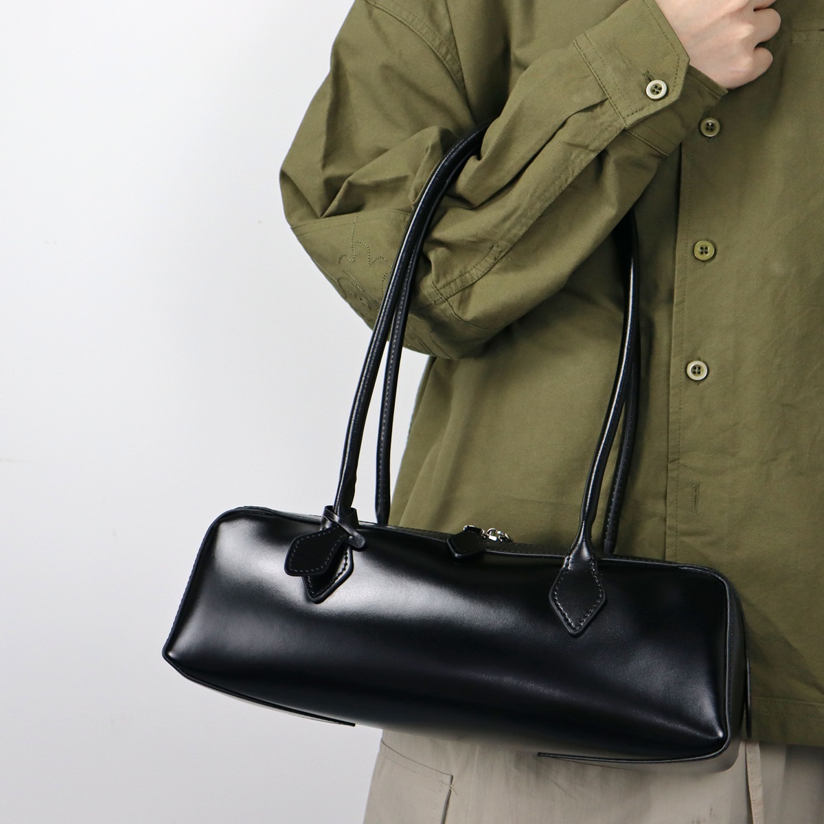 LUNÉA Nova Real Leather Baguette Bag in Black – Classic Shoulder Bag with Twin Straps