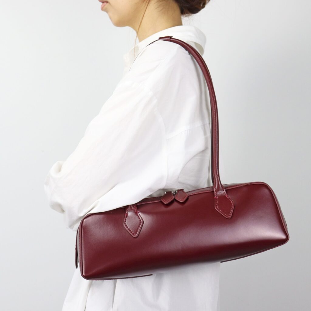 LUNÉA Nova Leather Baguette Bag in Burgundy – Slim Elegant Shoulder Bag