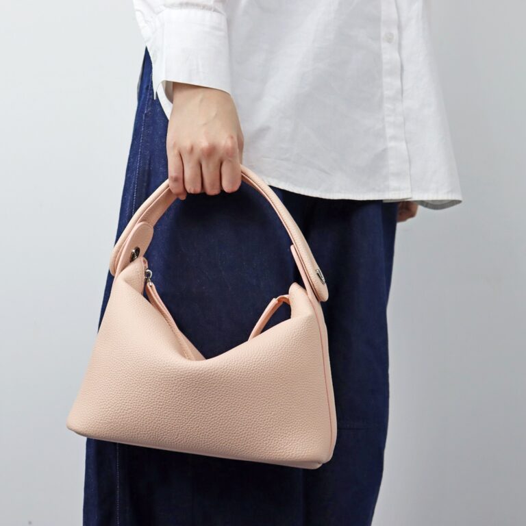 LUNÉA Ariana Slouchy Bag in Blush Pink – Soft Pebbled Leather with Curved Silhouette