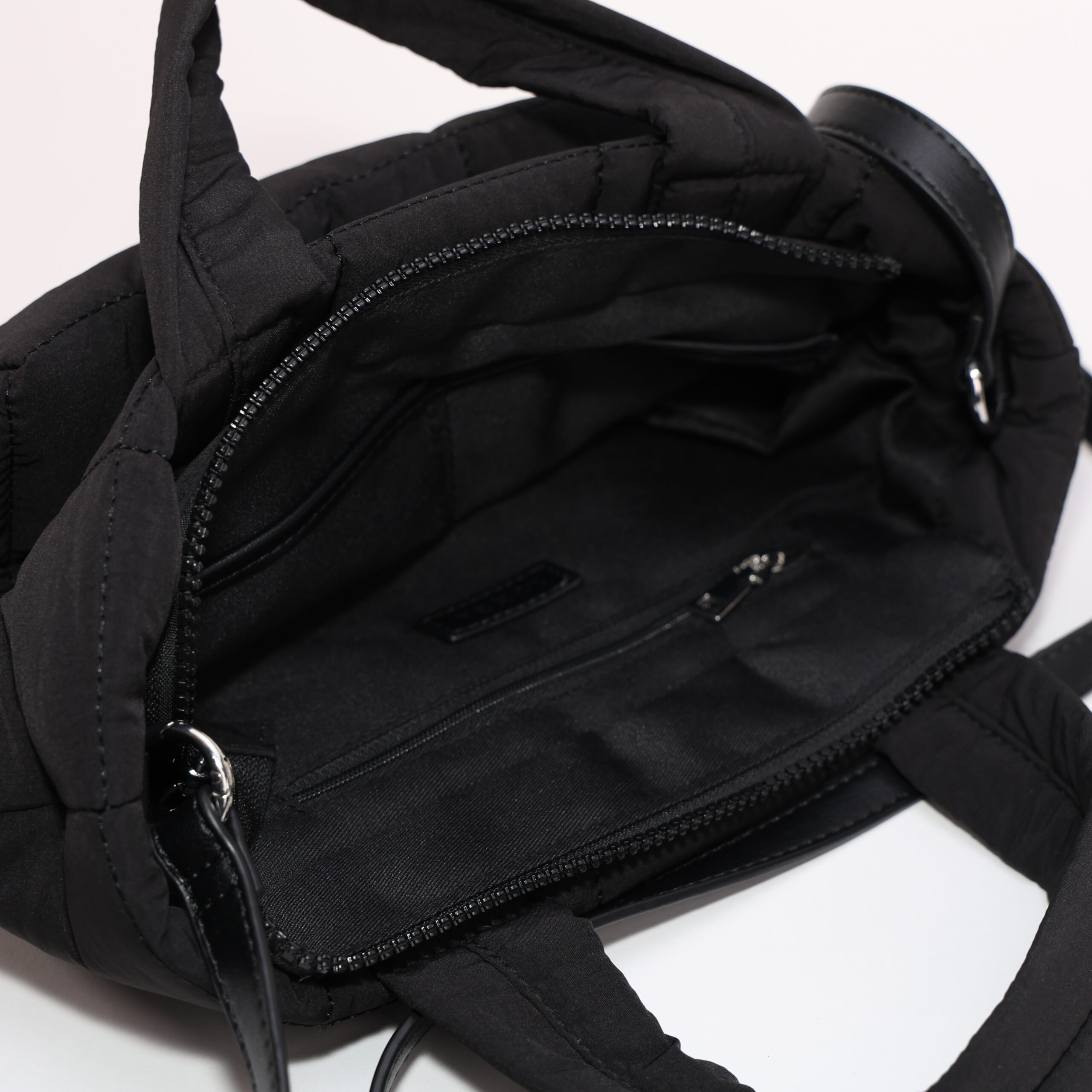 The Cloudé Tote - Black (free mini pouch) - Image 7